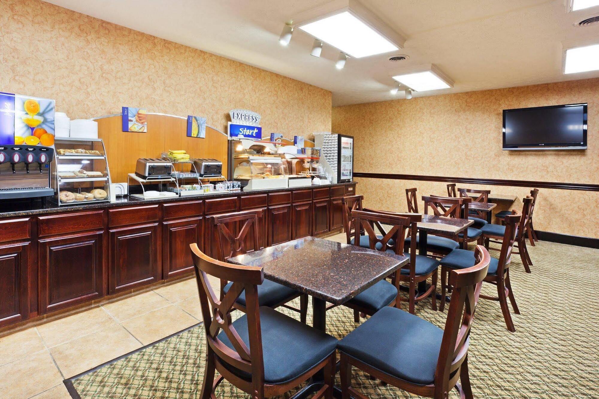 Holiday Inn Express Dandridge, An Ihg Hotel Экстерьер фото