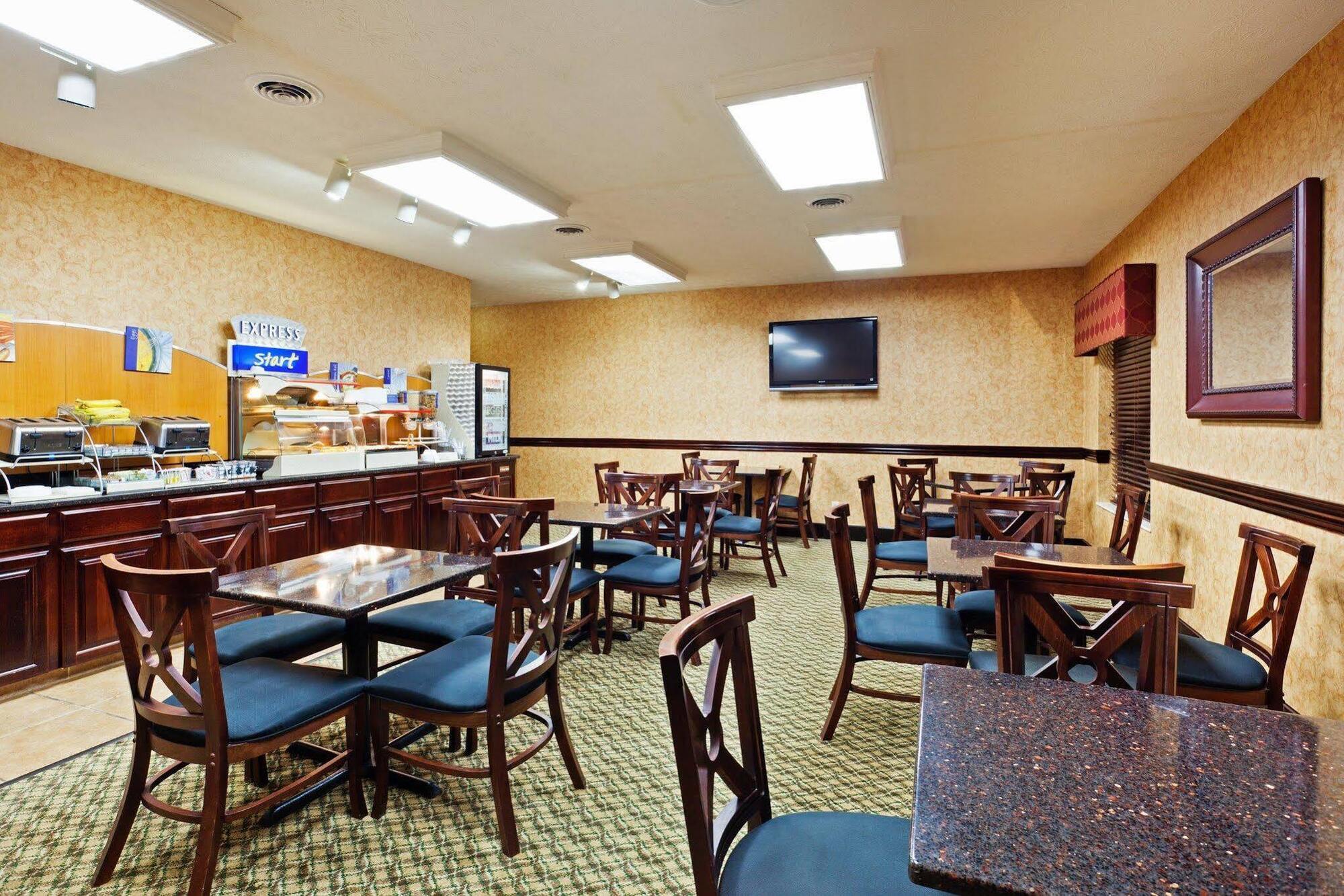 Holiday Inn Express Dandridge, An Ihg Hotel Экстерьер фото